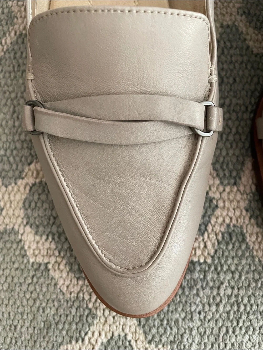 Aerosoles South East Grey Leather Loafers in Size 8